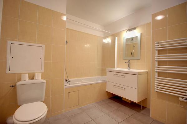 APPARTEMENT RUEIL-MALMAISON MONT-VALERIEN 2 PIECES 1 CHAMBRE AVEC BALCON CAVE ET PARKINGS EN SOUS-SOL