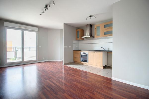 APPARTEMENT RUEIL-MALMAISON MONT-VALERIEN 2 PIECES 1 CHAMBRE AVEC BALCON CAVE ET PARKINGS EN SOUS-SOL