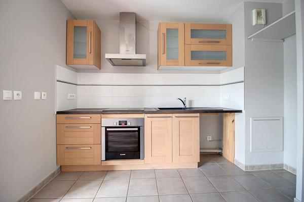 APPARTEMENT RUEIL-MALMAISON MONT-VALERIEN 2 PIECES 1 CHAMBRE AVEC BALCON CAVE ET PARKINGS EN SOUS-SOL