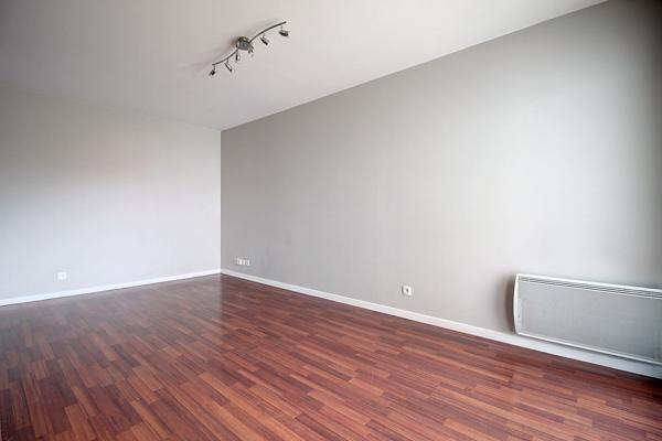 APPARTEMENT RUEIL-MALMAISON MONT-VALERIEN 2 PIECES 1 CHAMBRE AVEC BALCON CAVE ET PARKINGS EN SOUS-SOL