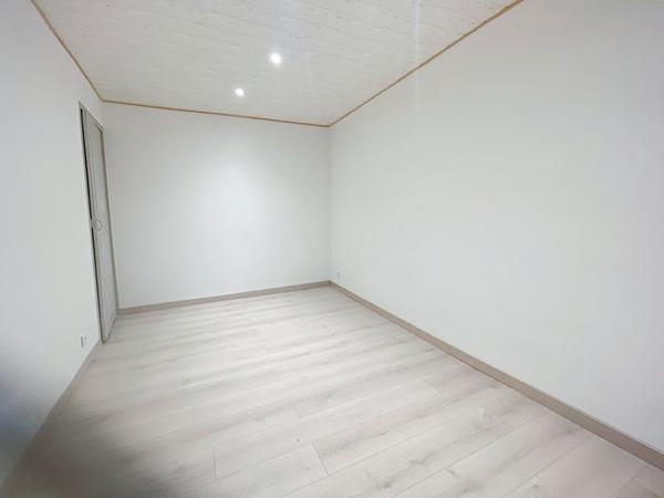 A louer Vauvert Maison de village F4