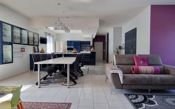 Maison à vendre    5 pièces •  Tonnay-Charente