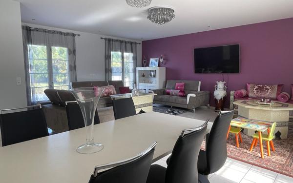 Maison à vendre    5 pièces •  Tonnay-Charente