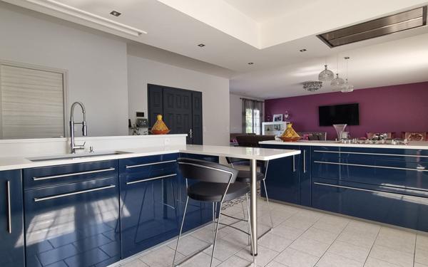 Maison à vendre    5 pièces •  Tonnay-Charente