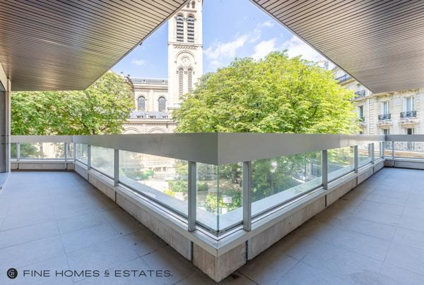 Appartement F5 à vendre  4 pièces - 130,73 m2 PARIS - 75006
