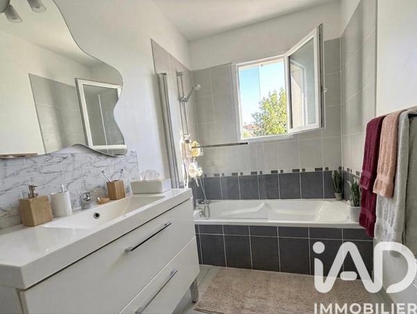Maison à vendre 5 pièces 93,68 m² Touvre