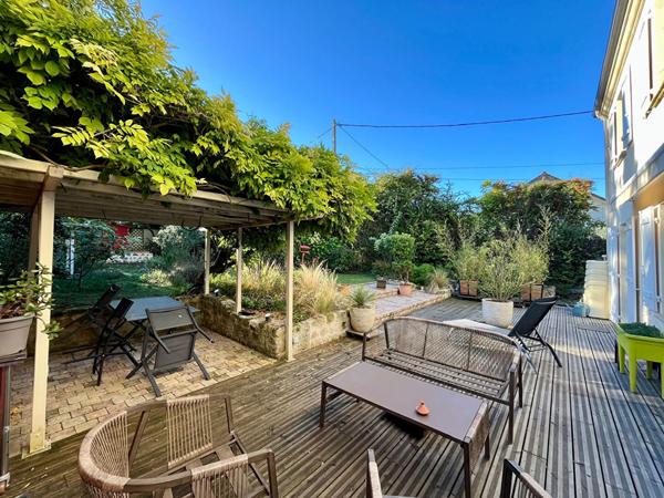 Maison à vendre sur la commune de L'Isle Adam - 5 chambres 7 pièce(s) 155.62 m2