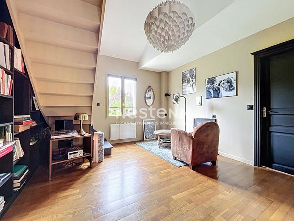 Maison à vendre sur la commune de L'Isle Adam - 5 chambres 7 pièce(s) 155.62 m2