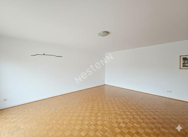 Puteaux limite Suresnes: Appartement de 2 pièces de 58m² avec balcon, cave et Parking