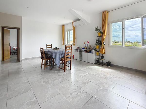 Entrepôt avec appartement T6 et appartement T3
