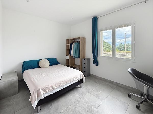 Entrepôt avec appartement T6 et appartement T3