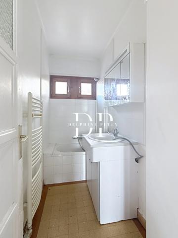 Maison à vendre 4 pièces, terrain de 1300 m2 environ VETRAZ MONTHOUX (74)