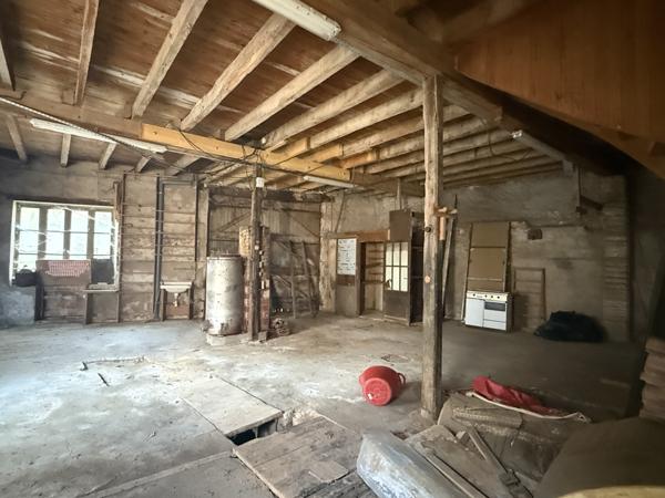 Bourg-de-Visa (82190) TARN ET GARONNE. BOURG DE VISA. Bâtiment en pierre avec logement à l’étage et garage au rez-de-chaussée