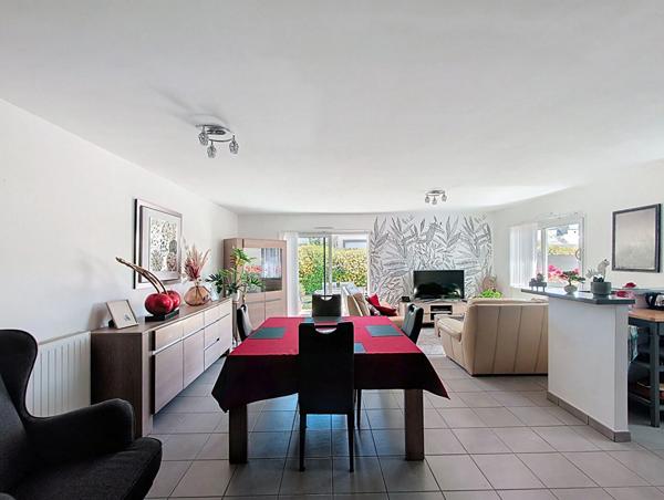 MAISON À VENDRE LANGUEUX - Maison moderne vivable de plain pied en impasse profitant de quatre chambres et un grand garage !