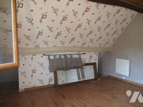 Pavillon de 170 m² avec terrain de 2.955 m² attenant.