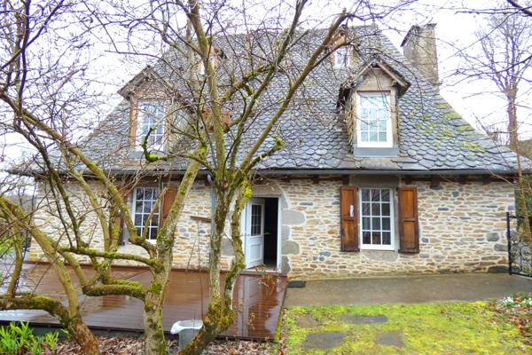 MAISON AUVERGNATE EN PIERRE ET GRANGE Aurillac (15000)