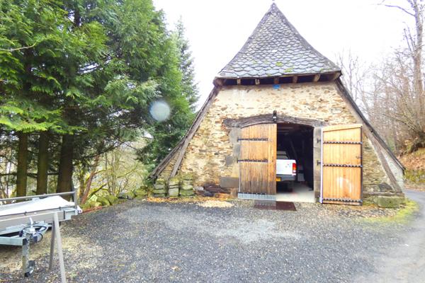 MAISON AUVERGNATE EN PIERRE ET GRANGE Aurillac (15000)