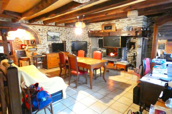 MAISON AUVERGNATE EN PIERRE ET GRANGE Aurillac (15000)