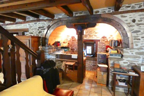 MAISON AUVERGNATE EN PIERRE ET GRANGE Aurillac (15000)