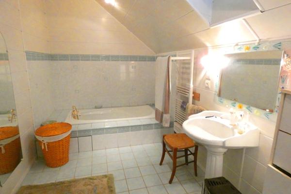 MAISON AUVERGNATE EN PIERRE ET GRANGE Aurillac (15000)