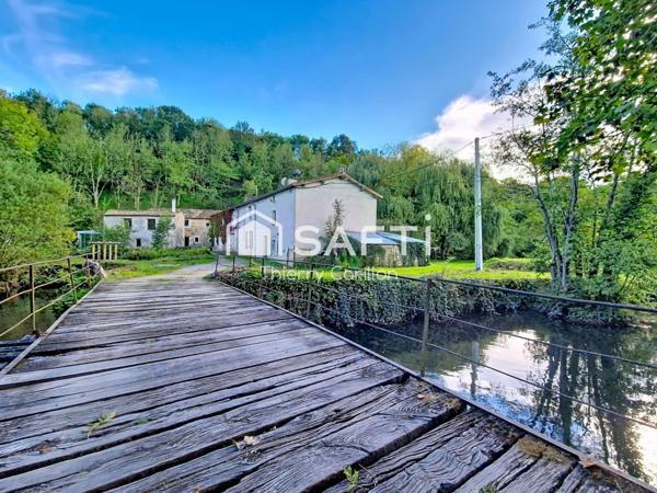 MAISONS AU BORD DE L'EAU VENDUES LOUÉES MEUBLÉES.