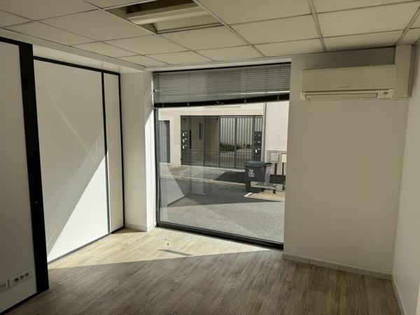 TOURS CENTRE PROCHE GARE BUREAUX A LOUER 123 M² AVEC PARKINGS