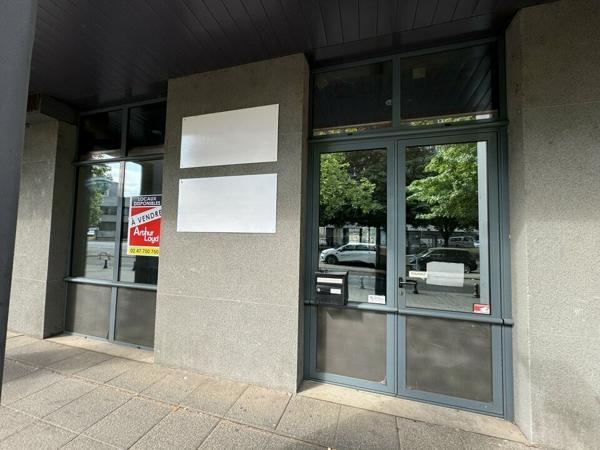 TOURS CENTRE BUREAUX COMMERCIAUX A VENDRE 80 M² EN RDC AVEC VITRINE