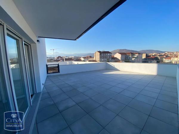 Appartement à louer 3 pièces 79.88m² Clermont-Ferrand (63000)