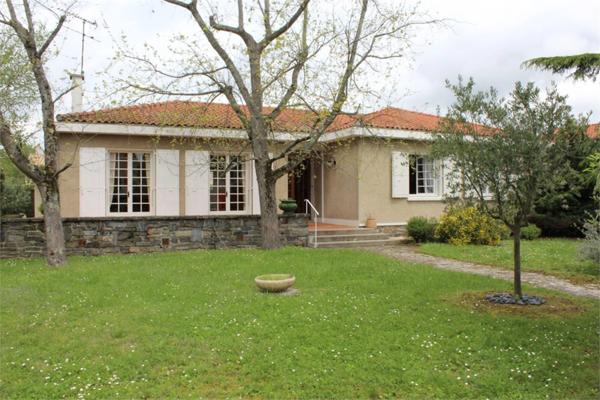Dpt Haute Garonne (31), à vendre REVEL maison P5