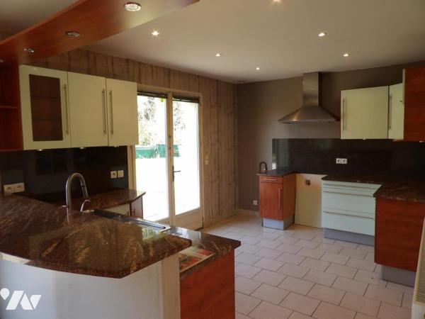 Béthun à vendre – Maison 4 chambres avec jardin et double garage 