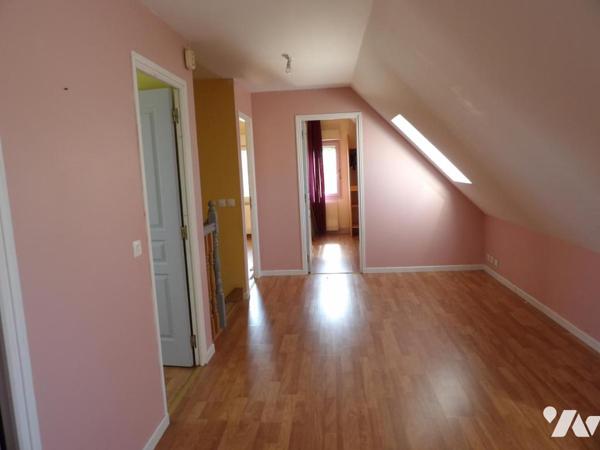 Béthun à vendre – Maison 4 chambres avec jardin et double garage 
