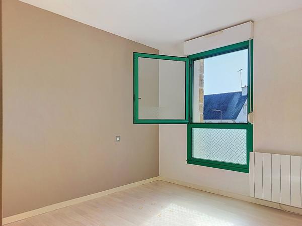 Appartement lumineux avec vue sur le lac, garage et parking au centre de Lamballe