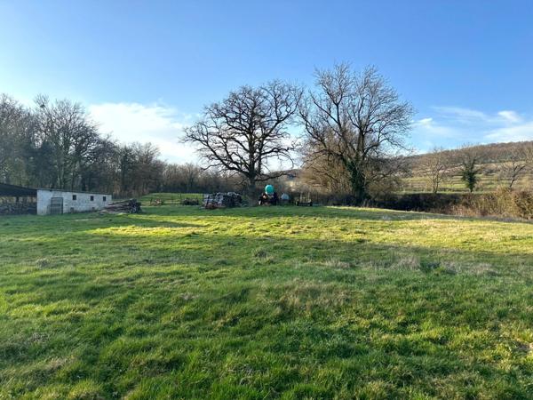 Maison avec grandes dépendances secteur POUILLY EN AUXOIS