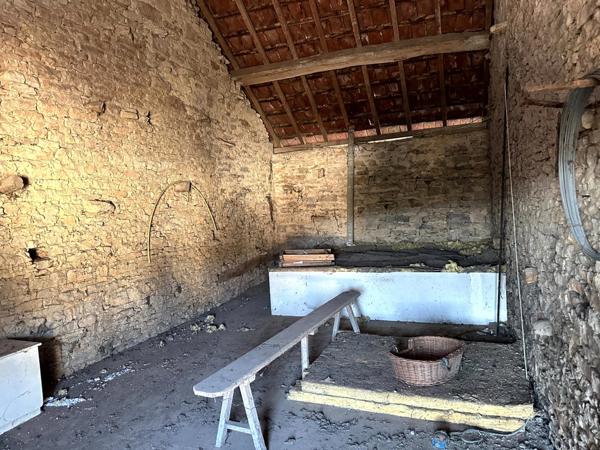 Maison avec grandes dépendances secteur POUILLY EN AUXOIS