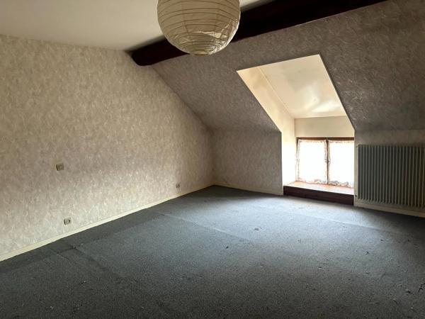 Maison avec grandes dépendances secteur POUILLY EN AUXOIS