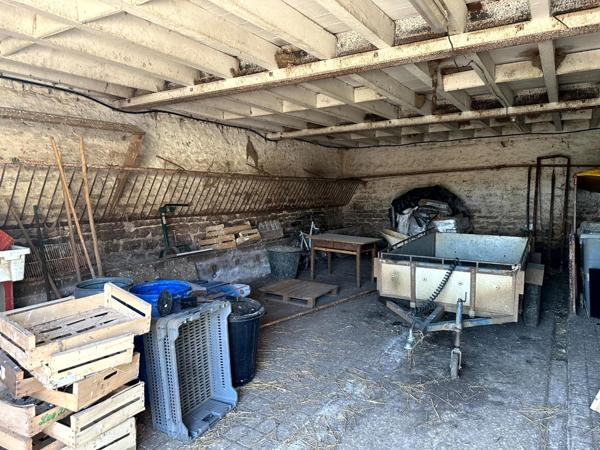 Maison avec grandes dépendances secteur POUILLY EN AUXOIS