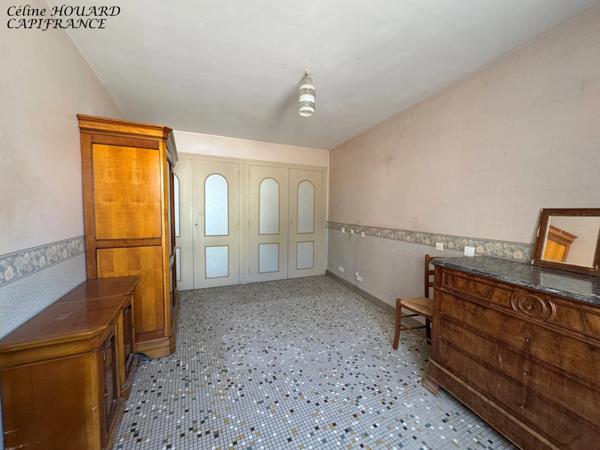 Maison à vendre 7 pièces + terrain constructible et dépendances