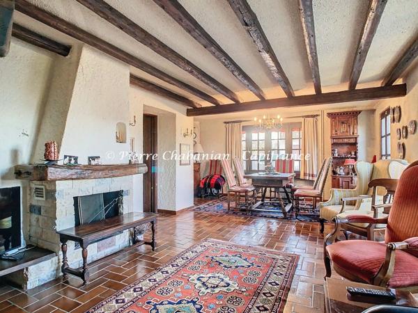 Maison à vendre - 7 pièces - 185 m² habitables - 326 m² au sol - 1359 m² de terrain - vue panoramique - COLLONGES SOUS SALEVE (74)