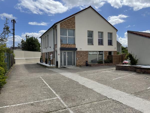 Bureaux à louer à Argenteuil site clos sécurisé et parkings privatifs