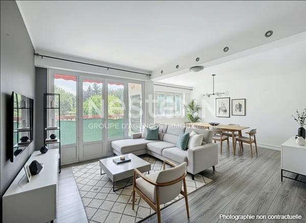 À vendre 5 pièces en excellent état à Chilly-Mazarin, dans résidence familiale avec piscine et tennis, en bordure de la plaine de Balizy