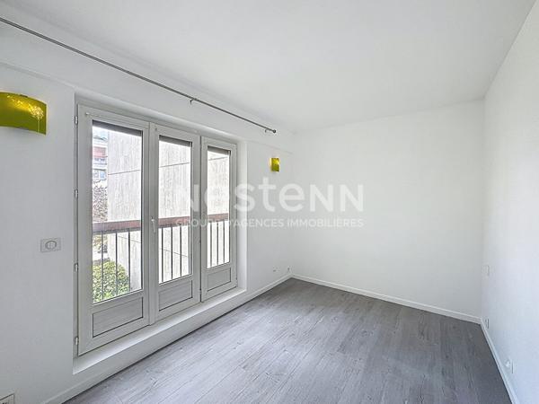 À vendre 5 pièces en excellent état à Chilly-Mazarin, dans résidence familiale avec piscine et tennis, en bordure de la plaine de Balizy