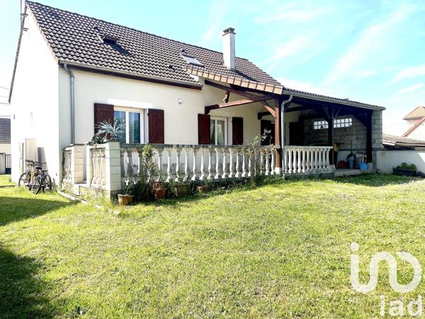 Maison 7 pièces de 132 m² à Dordives (45680)