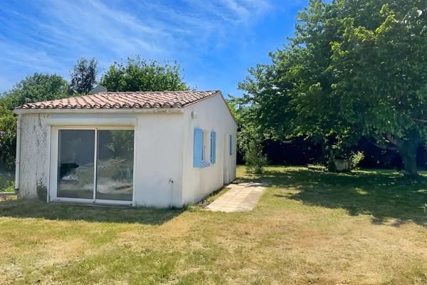 RARE À LA VENTE – MAISON COUP DE CŒUR À 1500 M DE LA PLAGE !