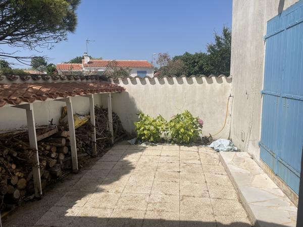 RARE À LA VENTE – MAISON COUP DE CŒUR À 1500 M DE LA PLAGE !