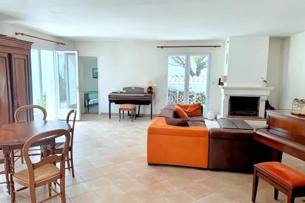 RARE À LA VENTE – MAISON COUP DE CŒUR À 1500 M DE LA PLAGE !