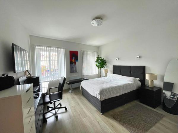 Vente                                                      Appartement
                        
                     2 pièces                      61 m2                     à Peyrehorade