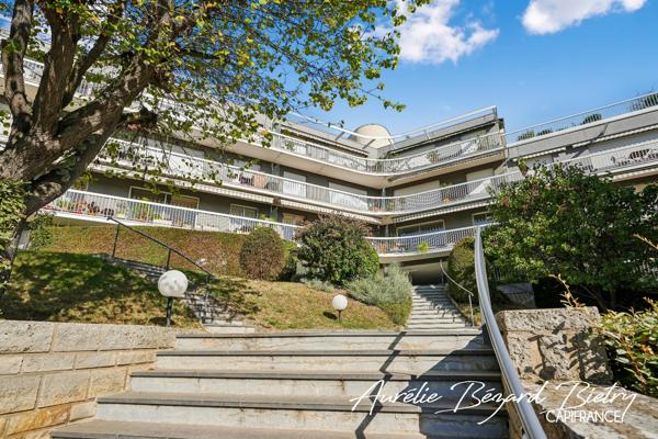 Appartement familial avec deux balcons et vue dégagée