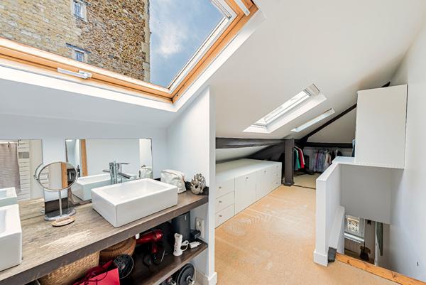 A vendre : Quartier République, Maison de 145m² avec jardin , Terrasse 6 pièces, 4 chambres et Parking.