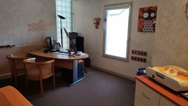 BUREAUX A VENDRE AU SEIN D'UN POLE MEDICAL CENTRE VILLE CHATELLERAULT (86)
