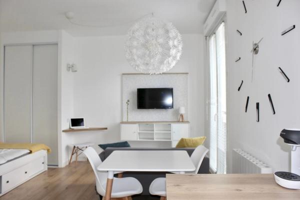 Dpt Marne (51), à louer REIMS, boulevard Pasteur, un appartement T1 au second étage meublé